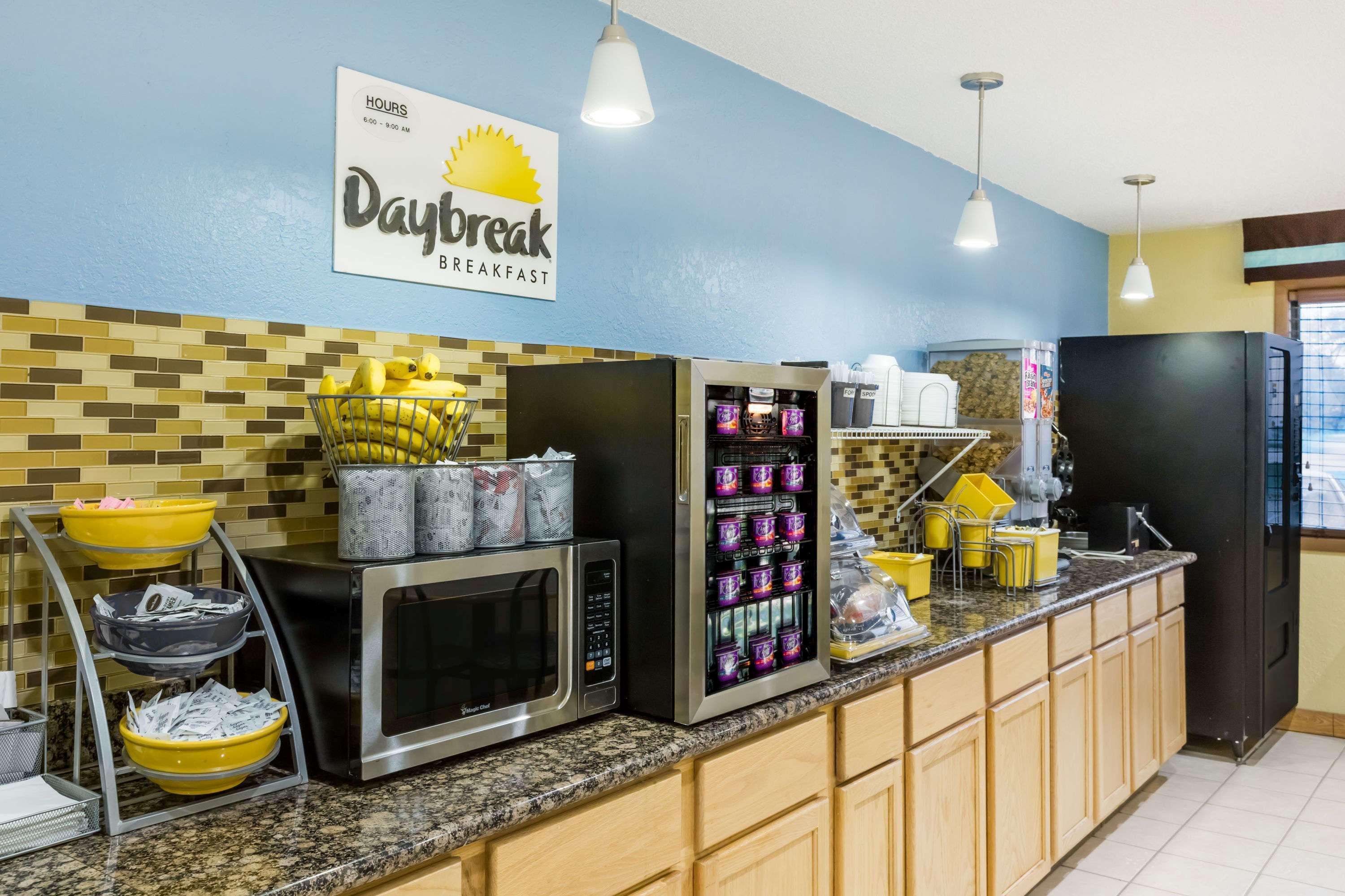 Days Inn By Wyndham Ankeny - Des Moines Екстер'єр фото